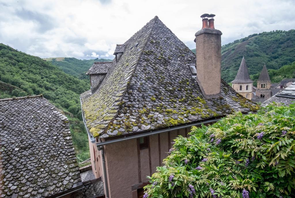 Le Compostelle De Conques Apartamento Exterior foto